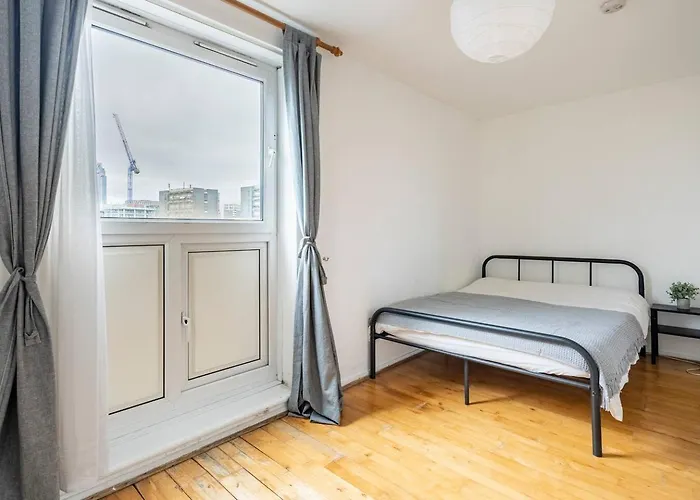 Spacious Room With City Skyline Views Close To London Eye