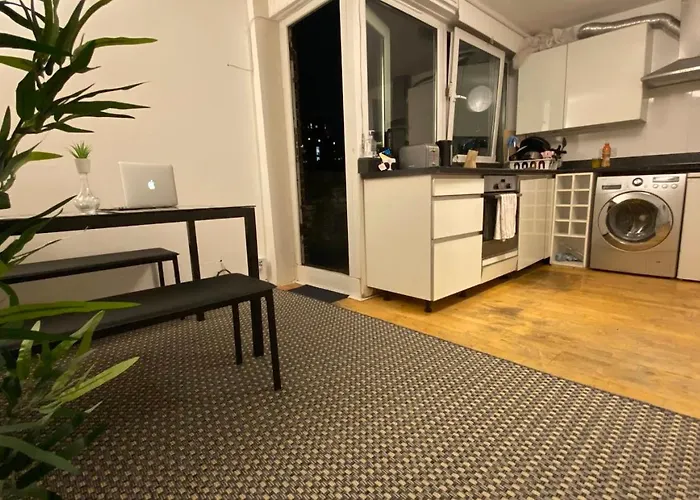 Spacious Room With City Skyline Views Close To London Eye