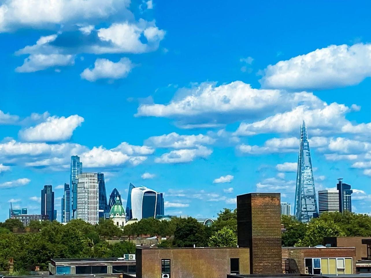 Accommodatie bij particulieren Spacious With Skyline Views Close To Eye *